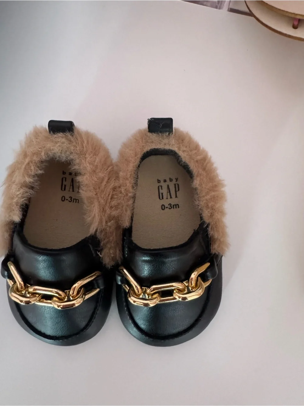 GAP Black Loafers with Tan Fur Trim & Gold Chain